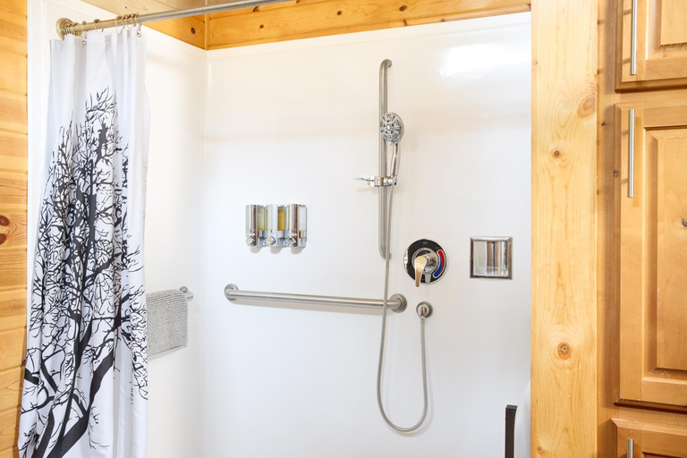 Bathroom 2, Sierra Meadows, Madera