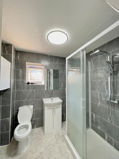 Bathroom 3, Big Villa House close to Tower Bridge, London