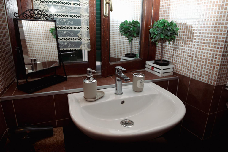 Bathroom 3, Appia 52, Rome