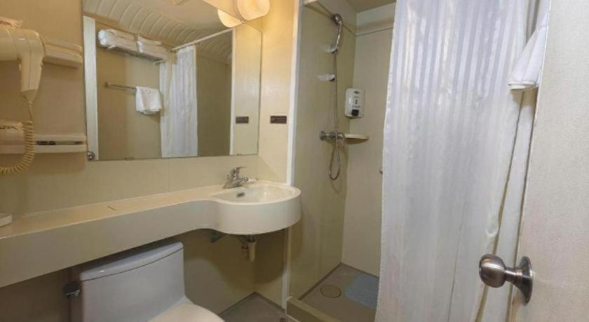 Bathroom 5, Jinjiang Inn Chuzhou Langya Mountain Scenic Spot Langya Avenue, Chuzhou