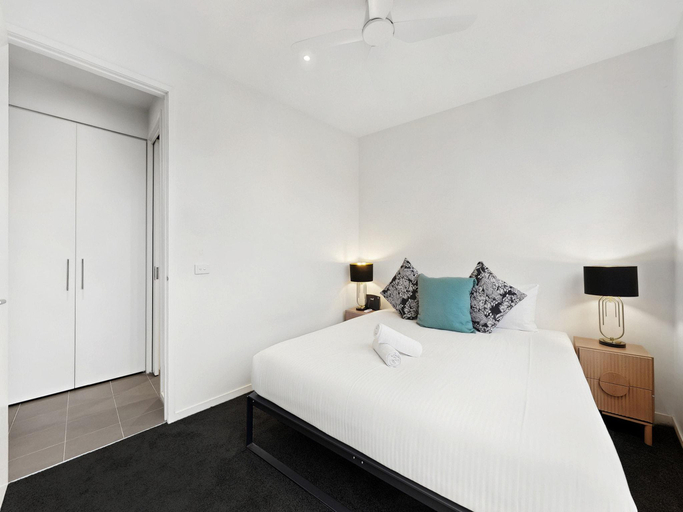 Bedroom 4, City-View 1-Bed Apartment Near Central Park, Melbourne