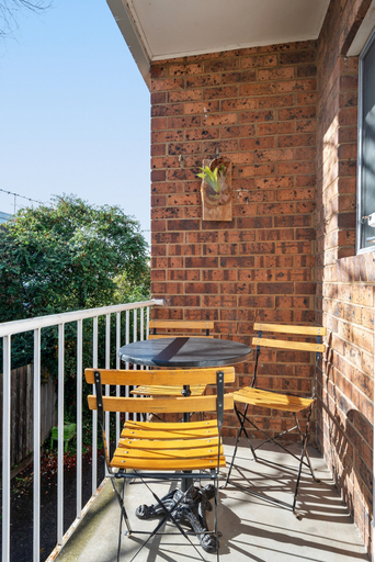 Balcony, Bright 1-bed Retreat in Kingsville, Melbourne