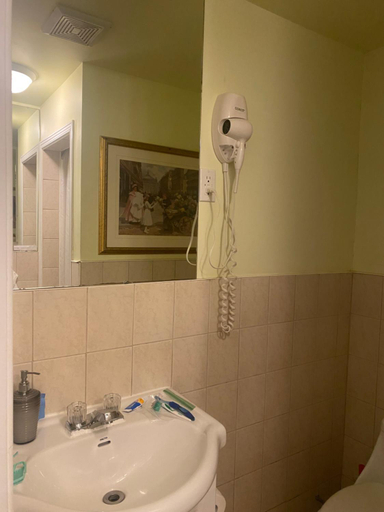Bathroom 3, Keppner Guesthouse, Toronto