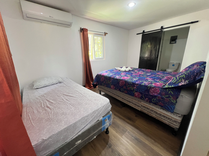 Room 4, Raul Villas  Hotel & Hostal, Roatán