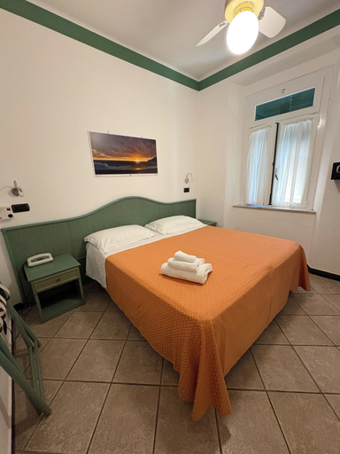 Bedroom 4, Hotel delle Rose, La Spezia
