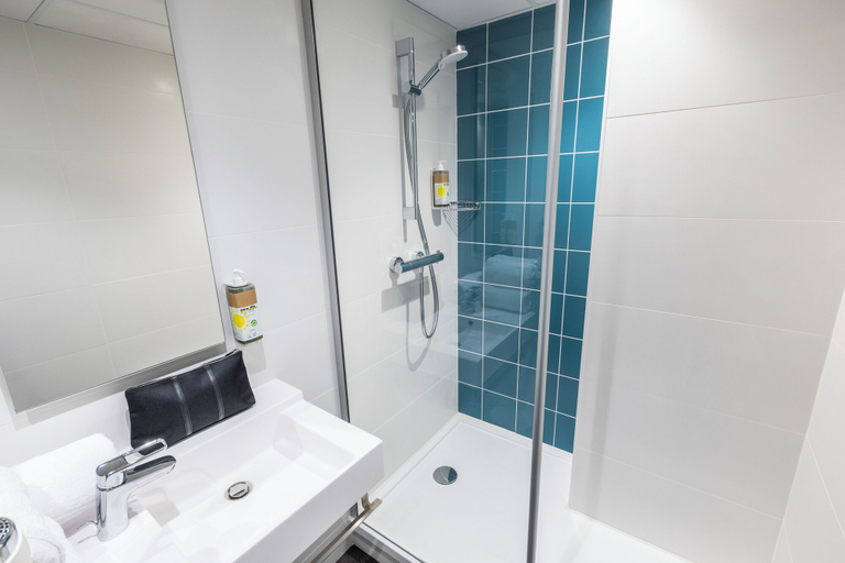 Bathroom 4, greet Hotel Nancy Sud, Meurthe-et-Moselle
