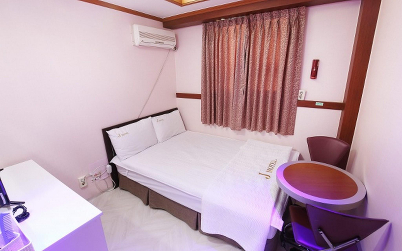 Bedroom 5, Jecheon J, Jecheon