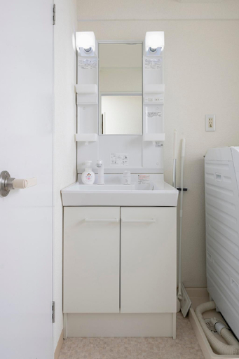 Bathroom 3, New Open Sale|大阪駅・梅田徒歩圏|3寝室・最大8名|桜を感じる上質な和モダン宿, Osaka