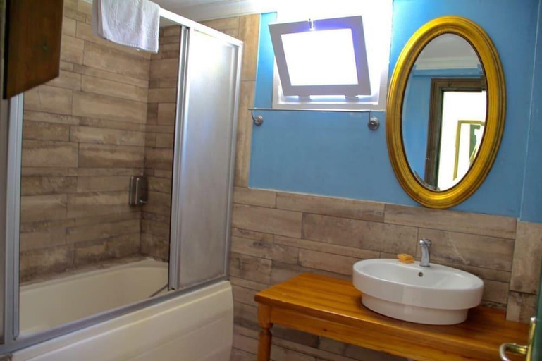 Bathroom, Club Afrodit Tatil Koya, Edremit