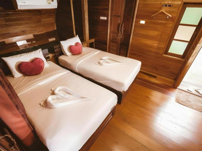 Bedroom 2, River View Resort At Chaewlan, Ban Ta Khun