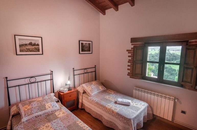 Bedroom 3, La Casa de Bustantegua, Cantabria