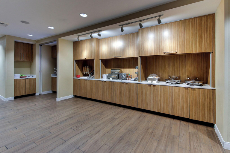 Food & Drinks 5, Towneplace Suites Mobile Saraland, Mobile