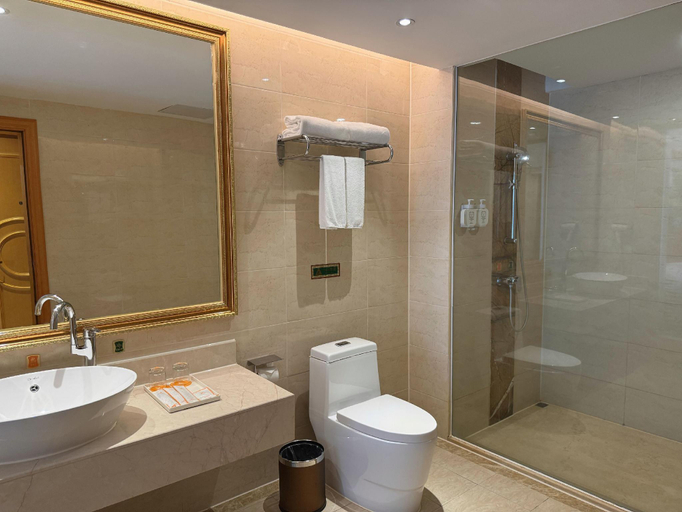Bathroom 3, Vienna Hotel Shaoguan Renhua Danxiashan Scenic Spot, Shaoguan