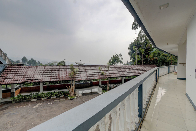 Terrace/patio 5, Villa Tjokro 7 By ARBA, Bogor