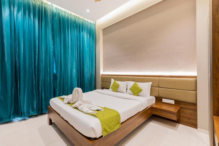 Bedroom 2, Hotel Seven Oaks, Thane