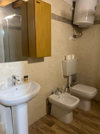 Bathroom 3, Ca Scirocco, Rovigo
