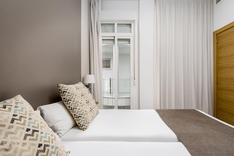 Bedroom 2, Suites Del Pintor, Málaga