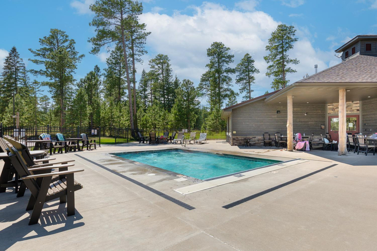 Sport & Beauty 2, Modern Lead A-Frame w/ Hot Tub: Hike, Bike & ATV!, Lawrence