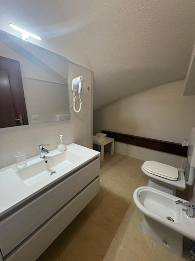 Bathroom 2, Villa Lucilla, Salerno