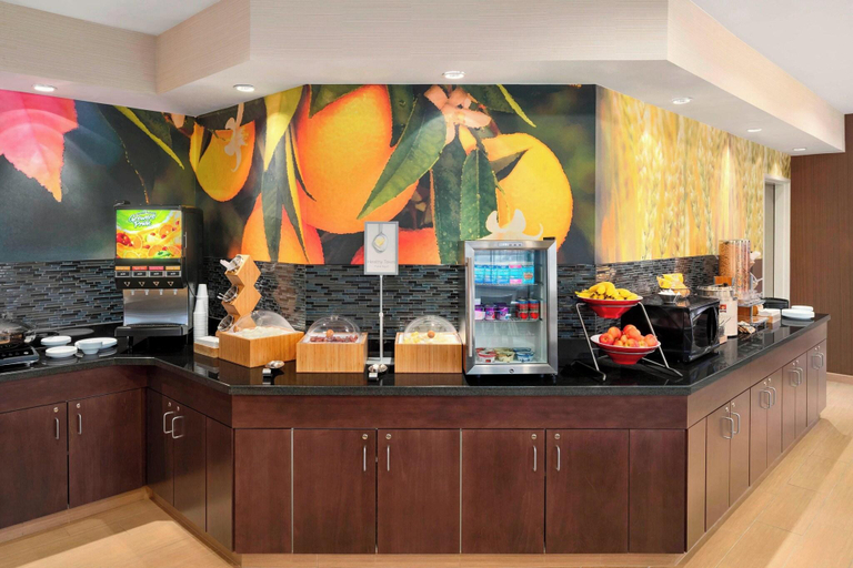 Food & Drinks 5, Fairfield Inn & Suites Lima, Allen