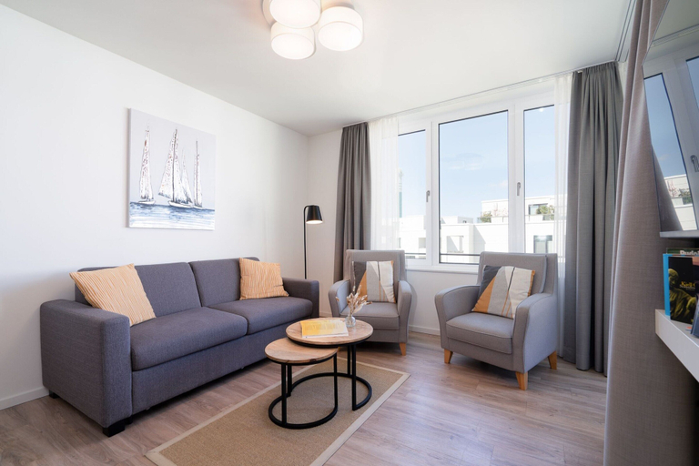Living area, Elegant Apartment With Sunny Loggia, Lübeck