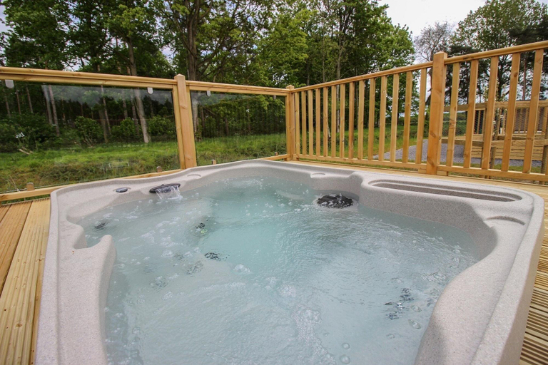 Sport & Beauty 5, Hollicarrs - Dragonfly Lodge, York