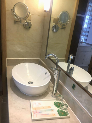 Bathroom 3, Vienna Hotel Shaanxi Hanzhong Central Square High-Speed Railway Station, Hanzhong