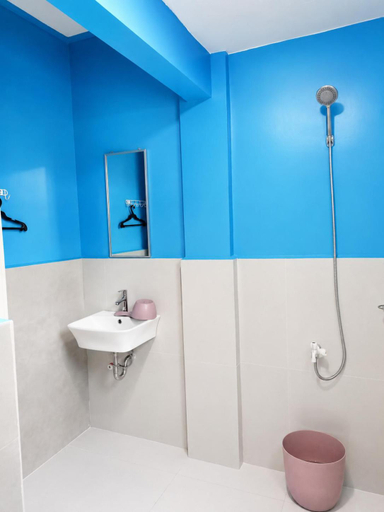 Bathroom 4, Guanna s Place, Daanbantayan