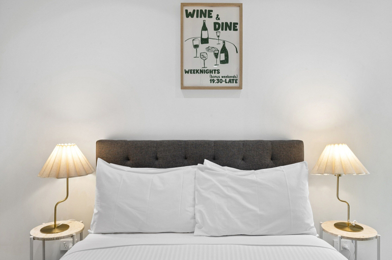Room 2, Bright 2-bed Apartment Near South Melbourne, Melbourne