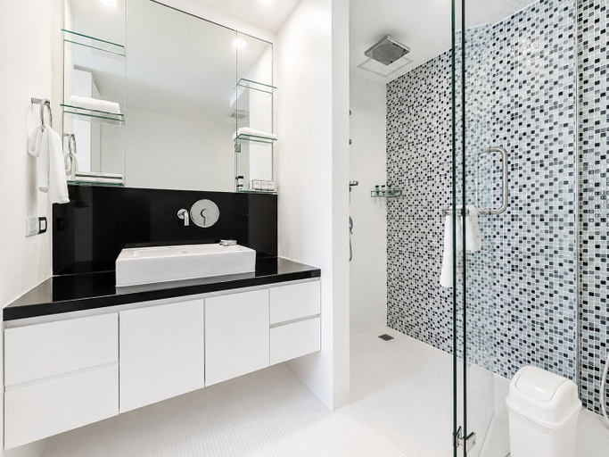 Bathroom 5, Oakwood Residence Sukhumvit 24 Bangkok, Khlong Toey