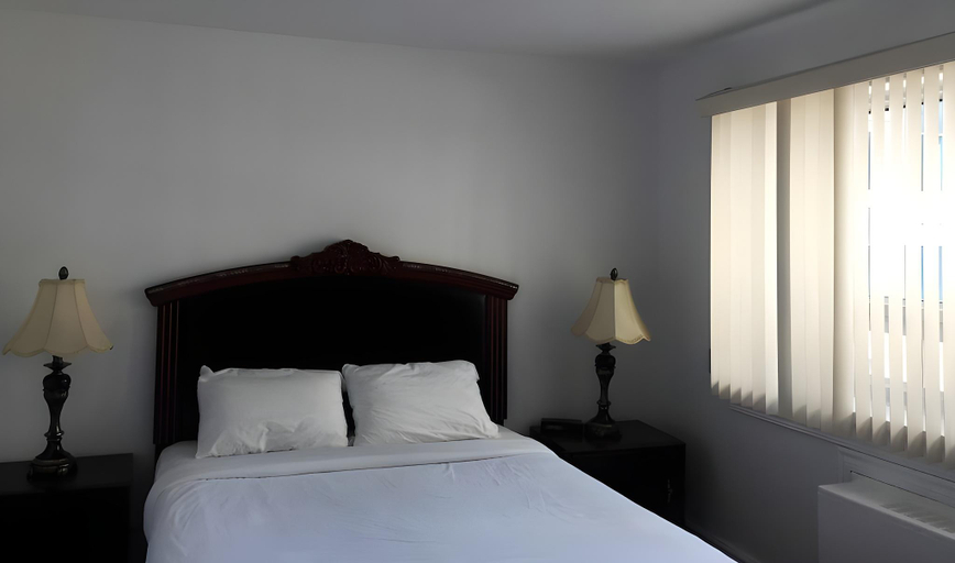 Bedroom 2, Duvernay Studios and Suites, Communauté-Urbaine-de-l'Outaouais