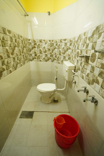 Bathroom 3, MSP Amma Cottage, Idukki