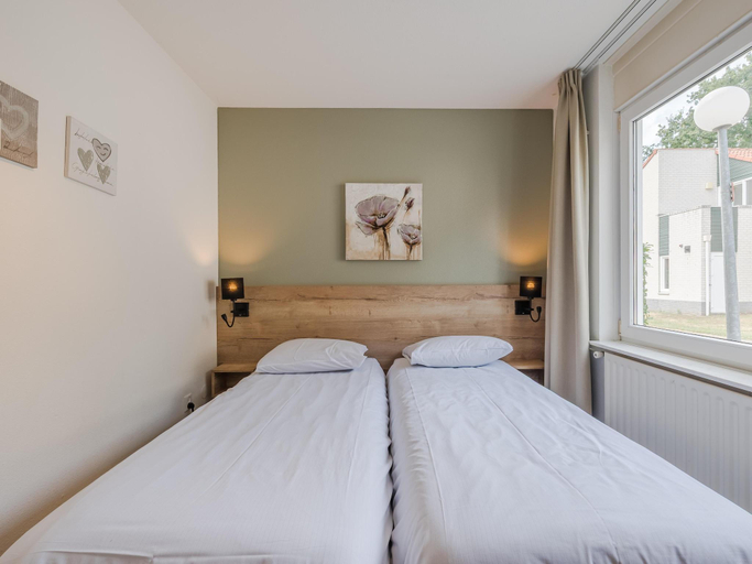 Bedroom 2, Charming Villa in Natural Surroundings, Arcen en Velden