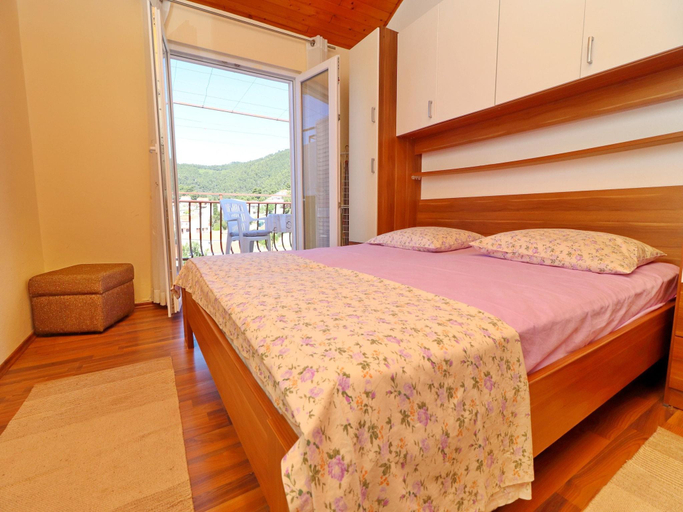 Bedroom 2, Apartments Peselj-Studio Apartment with Balcony and Sea View 1, Smokvica