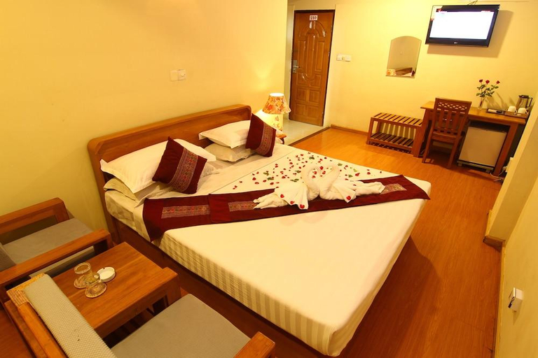 Bedroom, Shwe Htee Hotel, Yangon