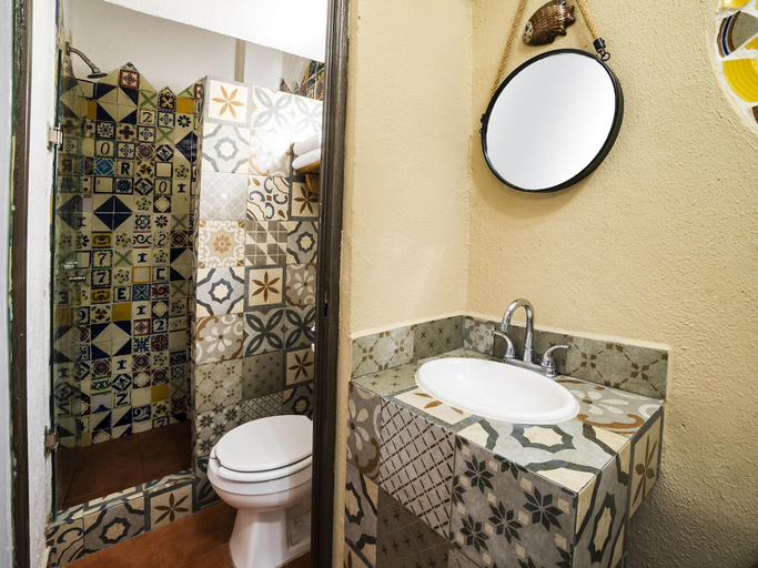 Bathroom 3, Coyotito Beds San Ãngel, Mexico City