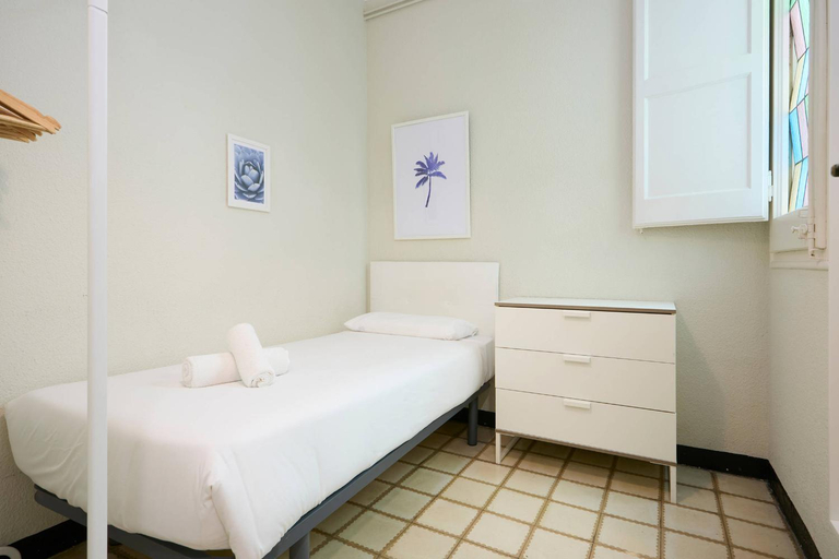 Bedroom 2, 63par1016 Large and bright apartment in Paralel, Barcelona