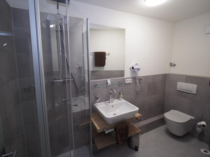 Bathroom 4, Gasthof Erfurth, Region Hannover