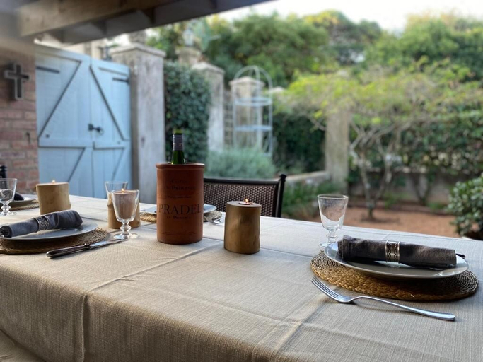 Food & Drinks 5, Maison - H Guest House, eThekwini