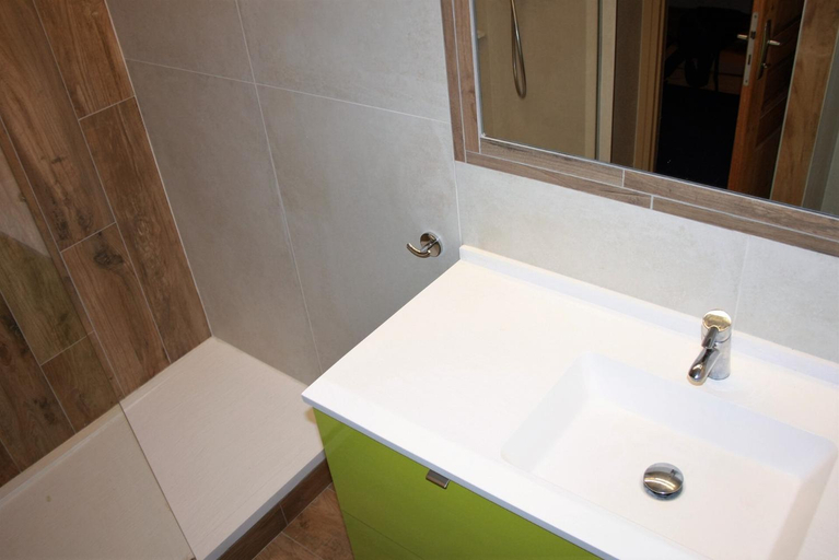 Bathroom 3, Residence Palafour - Grand studio 4 - confortable - balcon - vue lac MAE-3696, Savoie