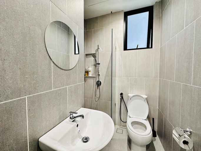 Bathroom 4, IconicRegency 3BR SeaviewHomestay@Queenbay@IC182CH, Pulau Penang