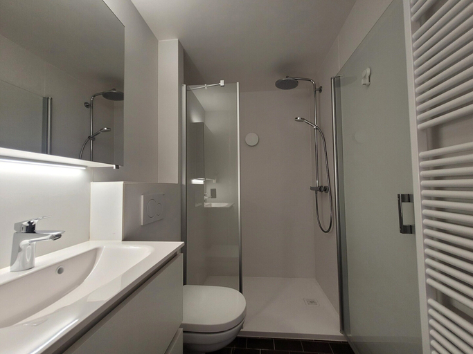 Bathroom, Seafront Apartment in Middelkerke, West-Vlaanderen
