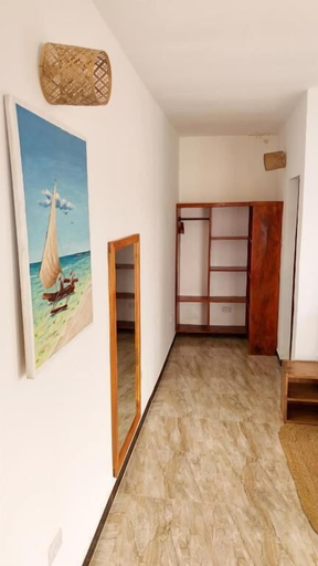 Interior 5, Jamaica House, Kaskazini 'A'