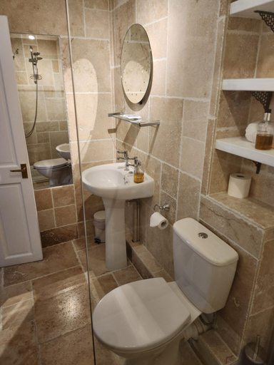 Bathroom 3, Anzac Street Bistro, Devon