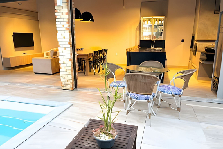Dining 2, ASA Spacious House Pool Gourmet 5 Min Beach, Bombinhas