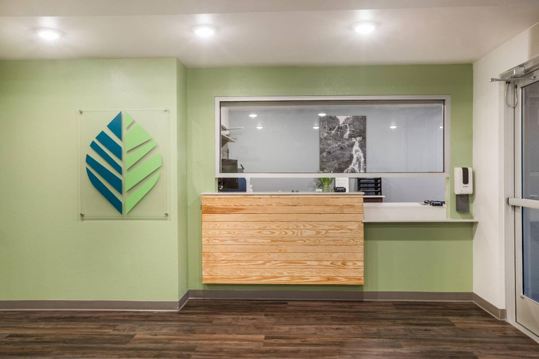 Public Area 2, WoodSpring Suites Atlanta Newnan, Coweta
