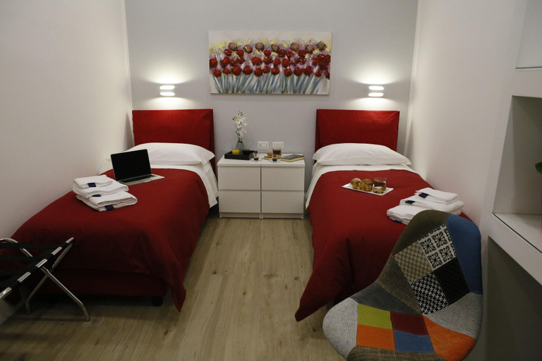 Bedroom 3, Porta San Gennaro, Napoli