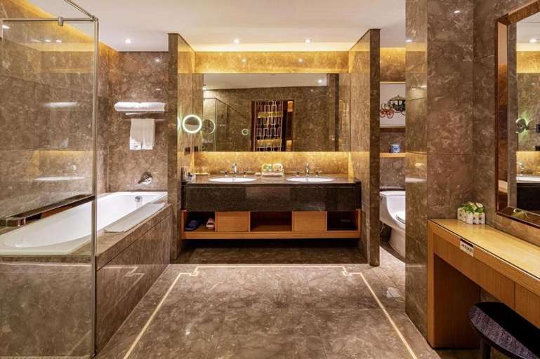 Bathroom 5, Swan Lake Recreation Hotel Foshan, Foshan