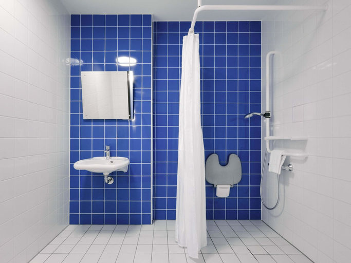 Bathroom 5, B&B Hotel Paderborn, Paderborn