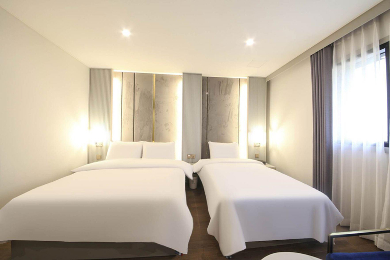 Bedroom 4, Busan Munhyeondong Signature Denbasta Hotel, Nam